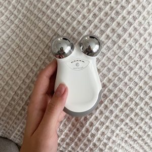 NuFACE mini facial toning device